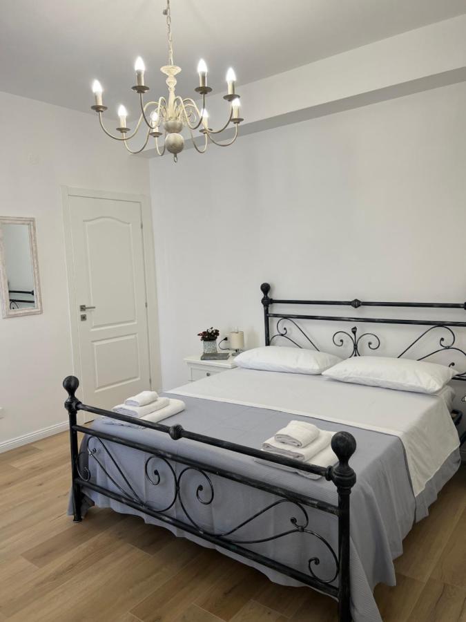 Apartmán Caporama Terrasini Exteriér fotografie