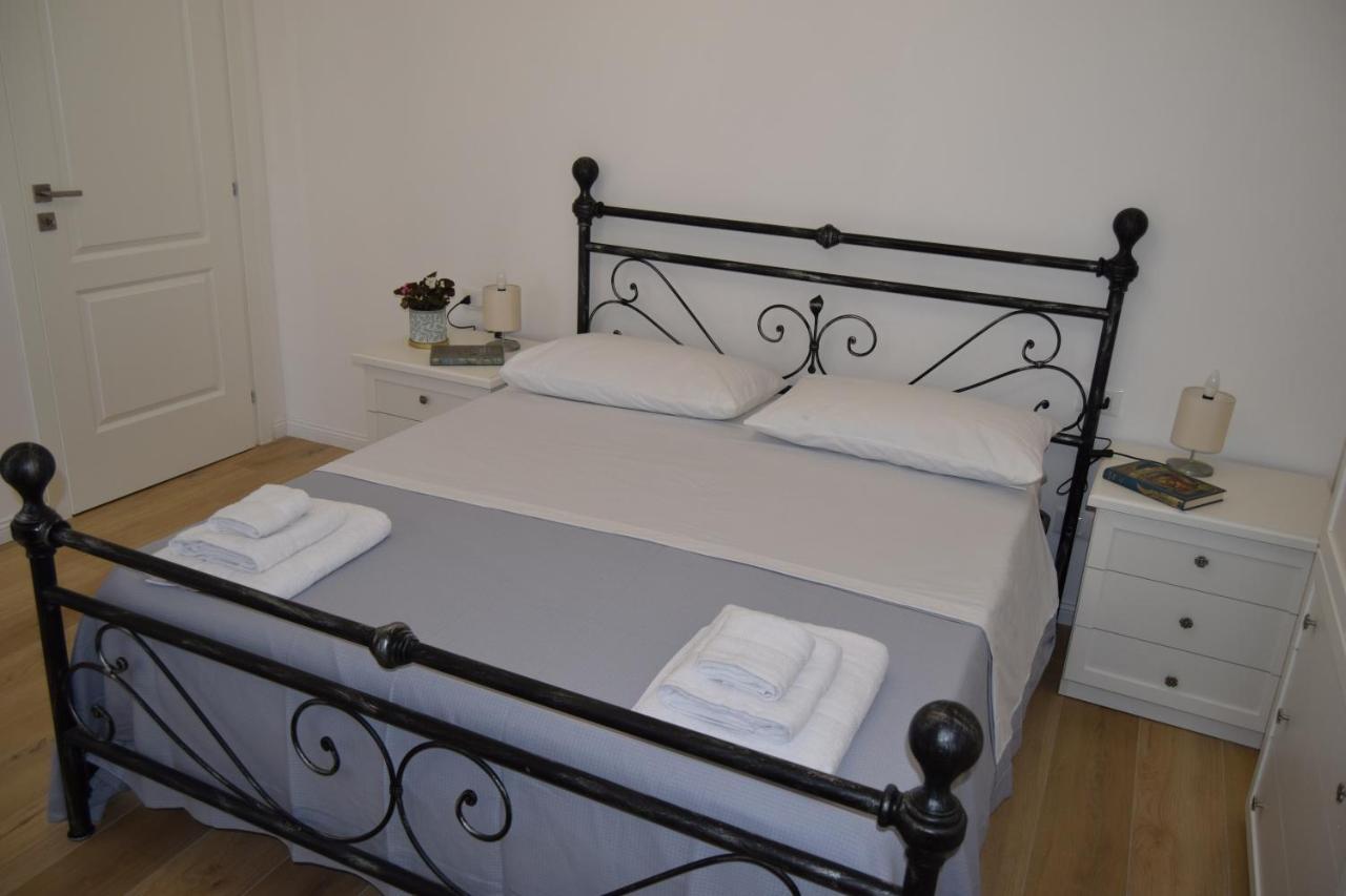 Apartmán Caporama Terrasini Exteriér fotografie